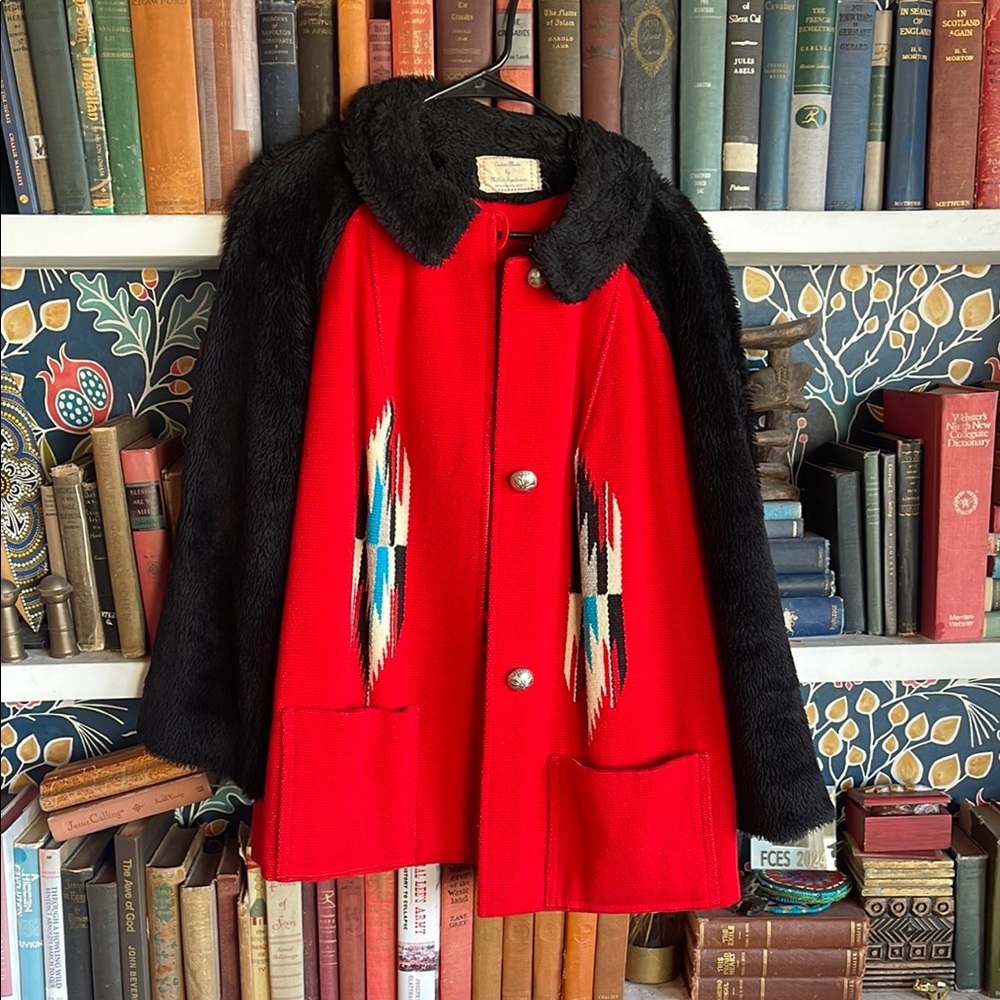 100% Woolen Yarn vintage Chimayo Red and Black Women's Jacket